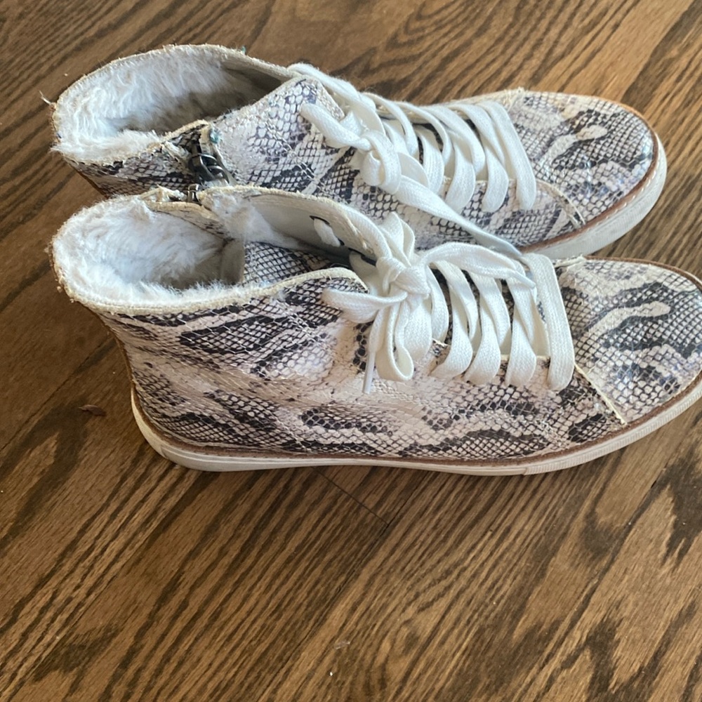 Johnston & Murphy Callie High-top. Size 7